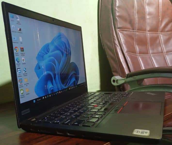 Lenovo ThinkPad T14  Core-i5-10th Gen 16 GB RAM 512 GB SSD 14″ Display 3