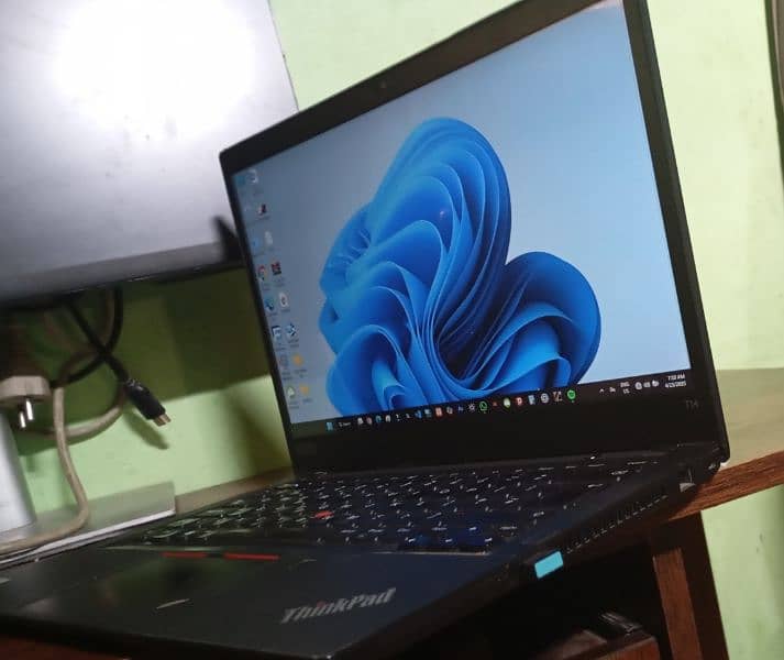 Lenovo ThinkPad T14  Core-i5-10th Gen 16 GB RAM 512 GB SSD 14″ Display 7
