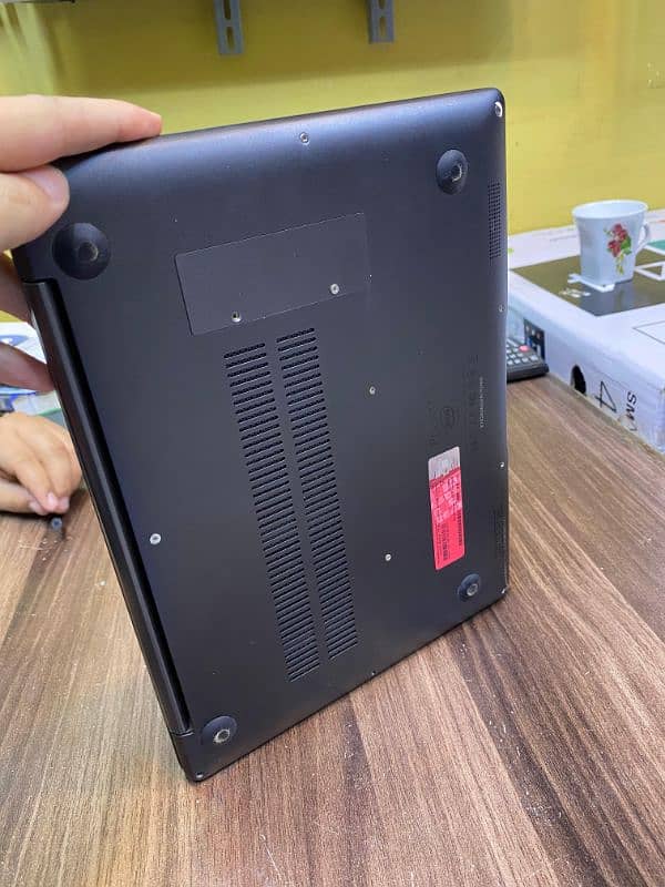 10/10 laptop with almost 4k display. . . boderless 1