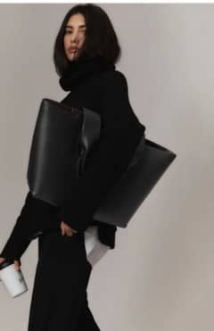 Stylish Black leather shoulder bag