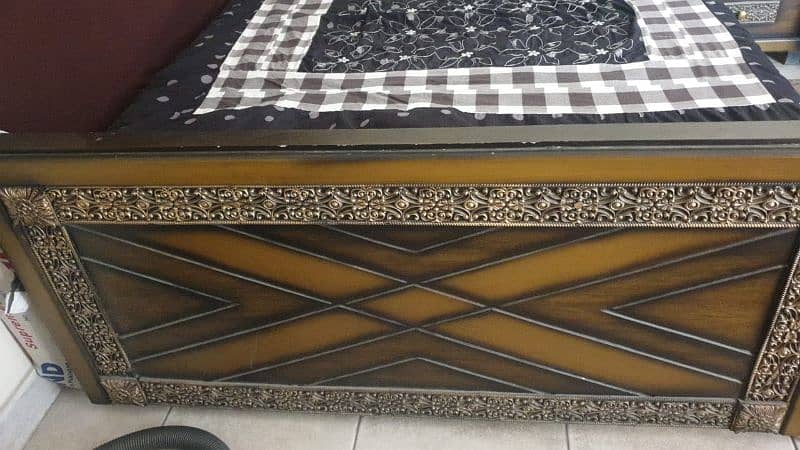 single bed with side table and mattress in new condition 2