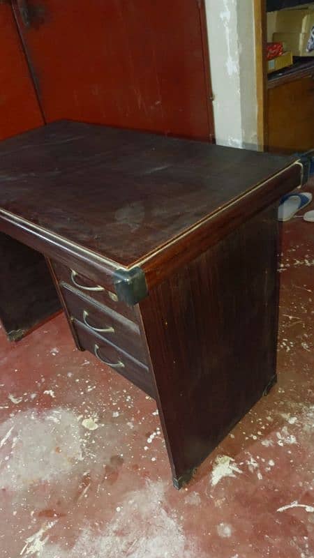 Computer and Study Table! slightly used. 3