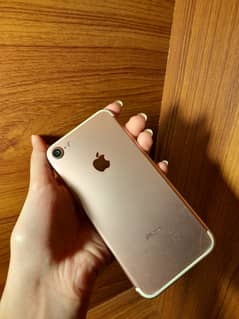 iPhone 7 – PTA Approved | 32GB | 100% Battery Health | With 6 Covers