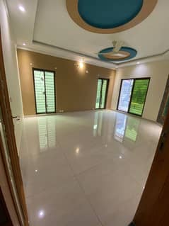 1 KANAL LIKE NEW UPPER PORTION FOR RENT IN SECTOR A BABER BLOCK BAHRIA TOWN LAHORE