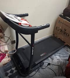 Treadmill- Revo  in Excellent Condition