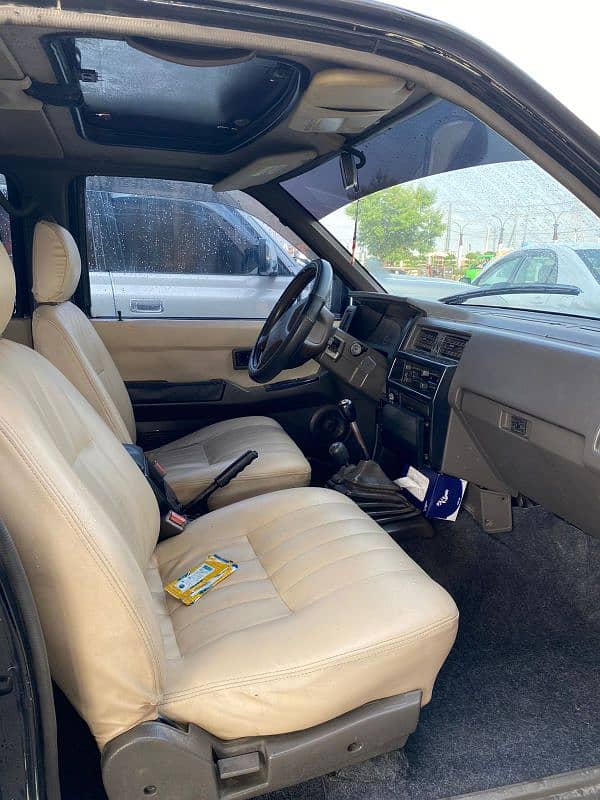 Nissan SUV 4x4 path fainder 11