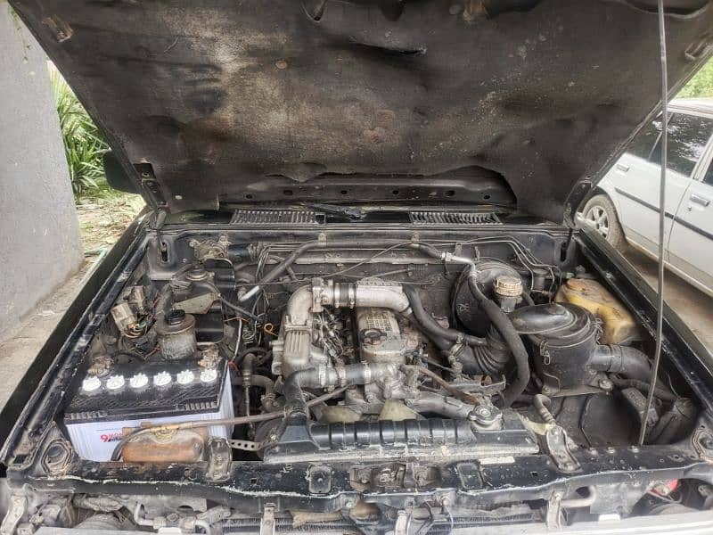 Nissan SUV 4x4 path fainder 12