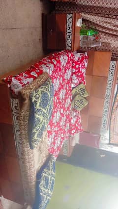 New bed set just 2 months used