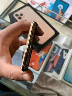 iPhone 11 Pro Max 256gb mobile phone 03213902897wahthapp