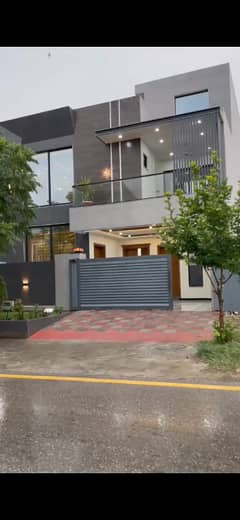 Luxury 7 marla house for sale