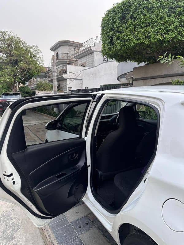 Toyota Vitz 2019 9