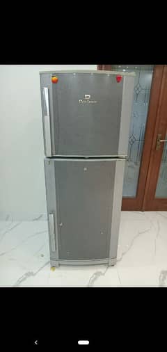 Dawlance Medium Size Fridge (Width 24" Length 60")