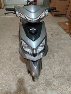 Metro Thrill electric Scooty