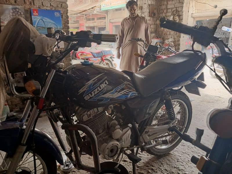 Ravi Piaggio 2012 model 1