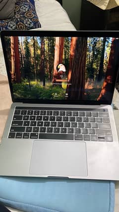 Urgent selling Macbook Pro 2018