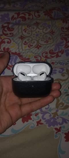 apple airpods pro 1st gen mint condition