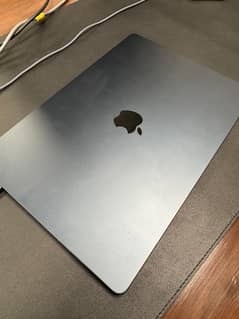 Apple Macbook Air M2 15 inch 2023 with box 8/256