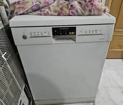 Seimens dishwasher 3 racks. Imported