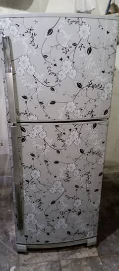 Dawlance ki fridge he medium size me model no 9170  ////03226035630