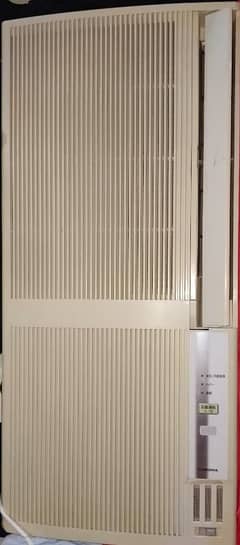 110 AC WINDOW PORTABLE CORONA JAPAN WITH CONVERTER & REMOTE COMPLETE