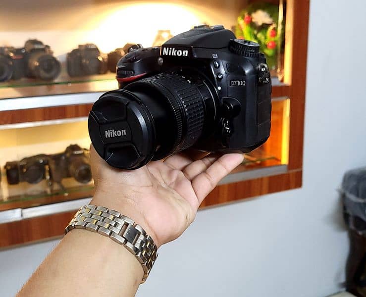 dslr Nikon d7100 Professional (Nikon 18-55mm afp-vr) 0