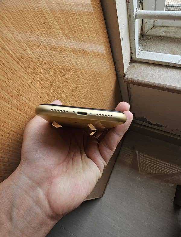 Iphone XR FU 84 BH 3