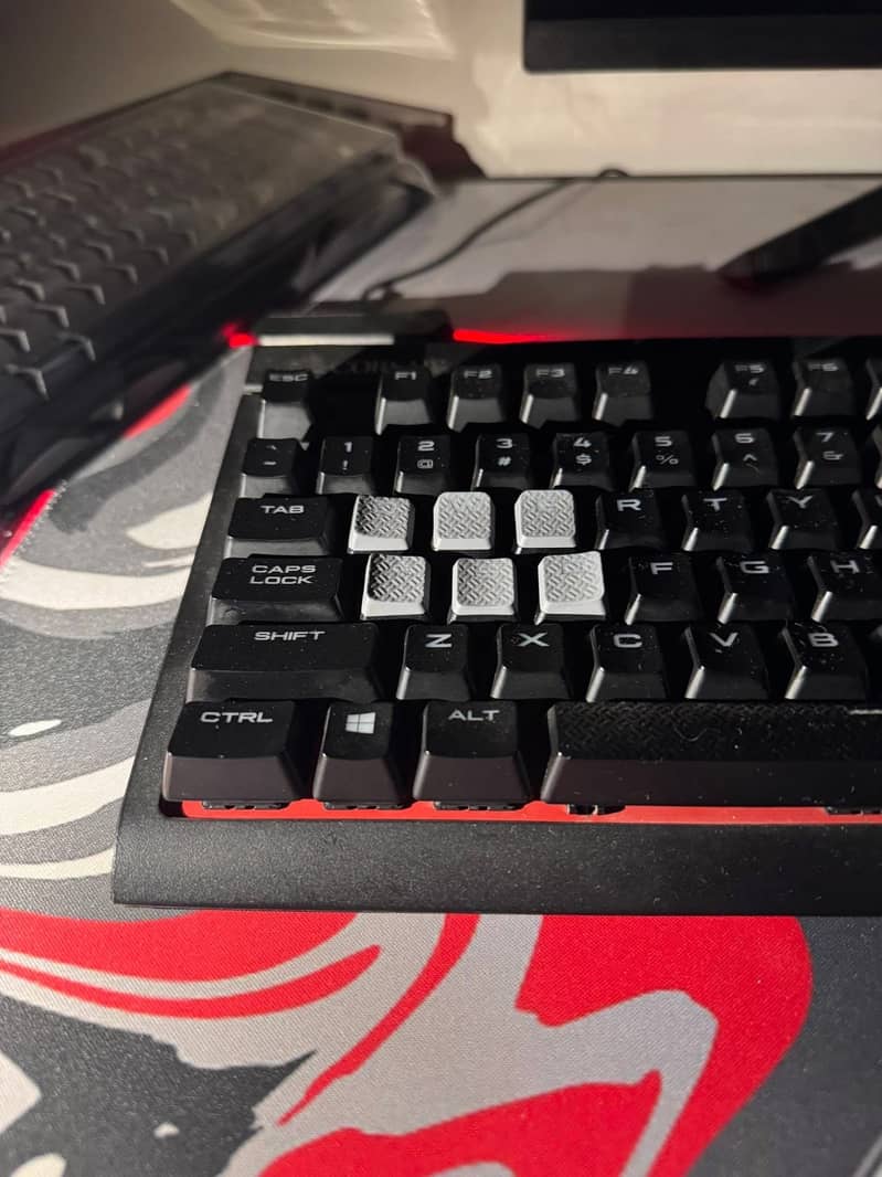 Corsair Strafe Keyboard With Box 5