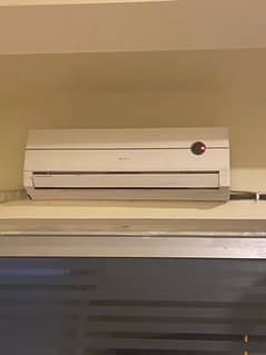 GREE 1 Ton Split AC for Urgent Sale