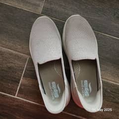 Skechers