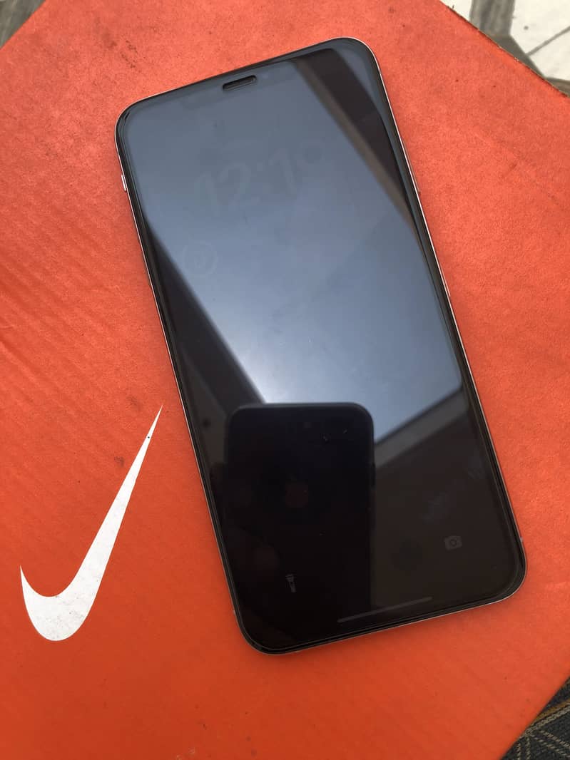 Iphone Xs Max 256 gb PTA approve with scom sim ufone for life time 4