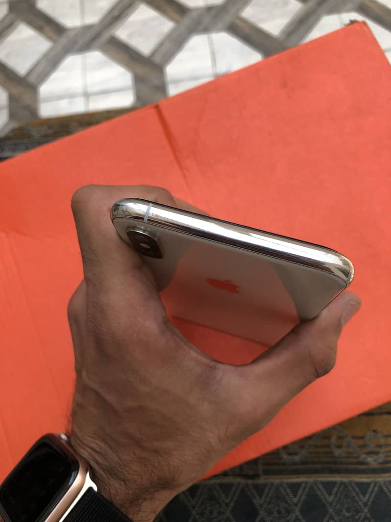 Iphone Xs Max 256 gb PTA approve with scom sim ufone for life time 5
