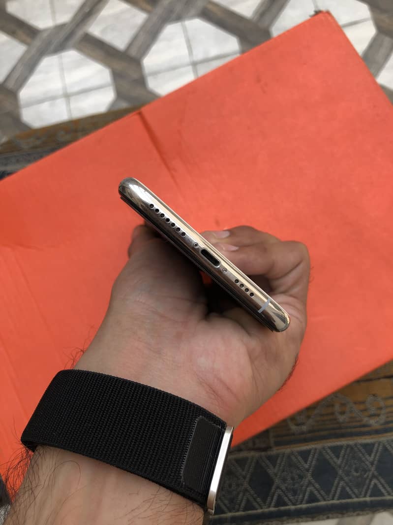 Iphone Xs Max 256 gb PTA approve with scom sim ufone for life time 8