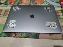  MacBook Pro 16" (2019)
