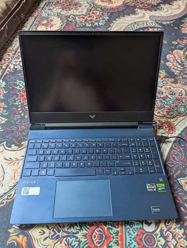 HP Victus 15 - RYZEN 7535HS 3.30 GHz RTX 2050 (4GB) 1