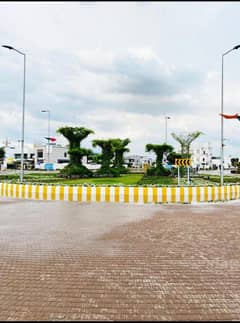 1 KANAL RESIDENTIAL PLOT FOR SALE IN THE PRIME LOCATION OF DREAM GARDENS LAHORE.