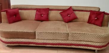 Comfortable 3-Seater Sofa with Cushions