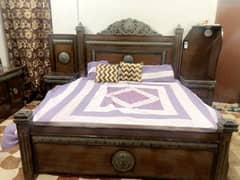 WOODEN BED SET// MATTRESS/ SIDE TABLES/