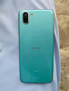 Aquos R2