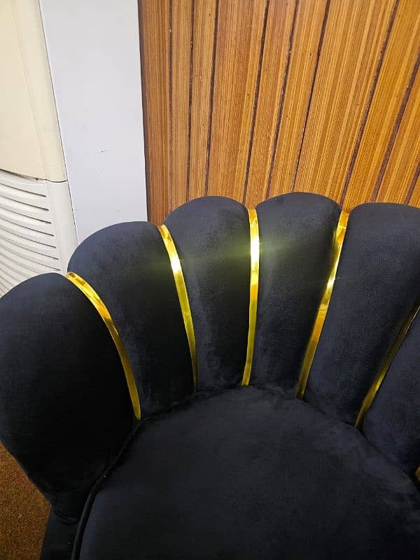 bed set available in 10/10 condition 5