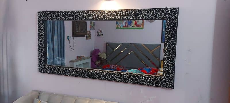 bed set available in 10/10 condition 11