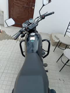 Gs 150 model 2017 only 19k kms running almost new bike