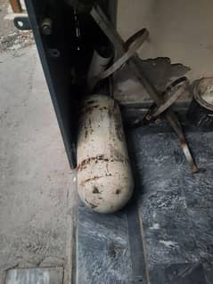 gas clyinder with rack