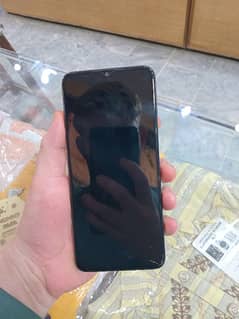 Mobile Ka box or charger bi sath hy