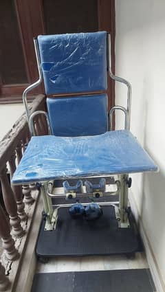 CP Child Standing Table ( 03008811549 )    (03704337752)