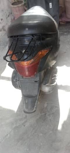 Scooty let's 5 4 stock new model