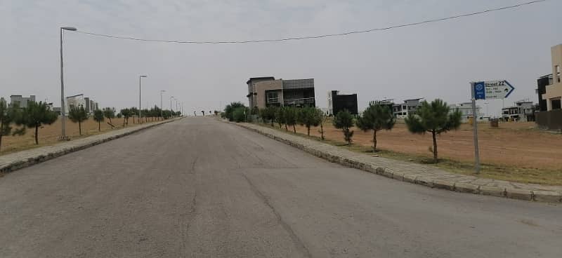 13 MARLA BOULEVARD CORNER PLOT AVAILABLE FOR SALE IN BLOCK G 3