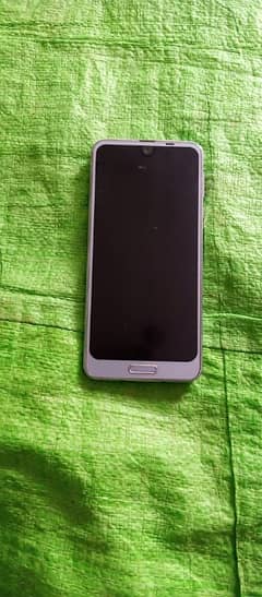 Aquos R2