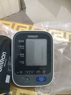 OMRON BLOOD PRESSURE MONITOR M7 INTELLI IT