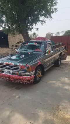 Toyota hilux model 1986