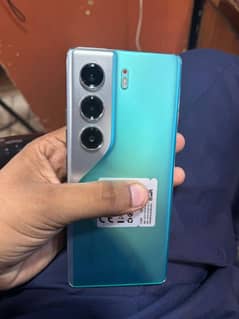 tecno camon 40 pro 8/256 only 6 day used with box all assoceries